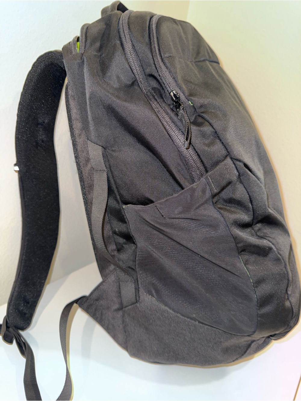 Lululemon Black Double Zip Backpack 22L - Picture 3 of 15